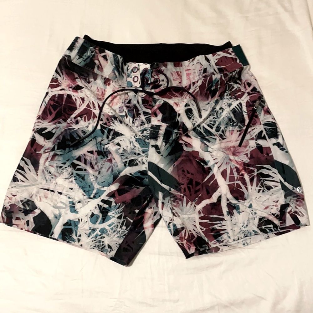 Lululemon Men’s Lined Short Size 36